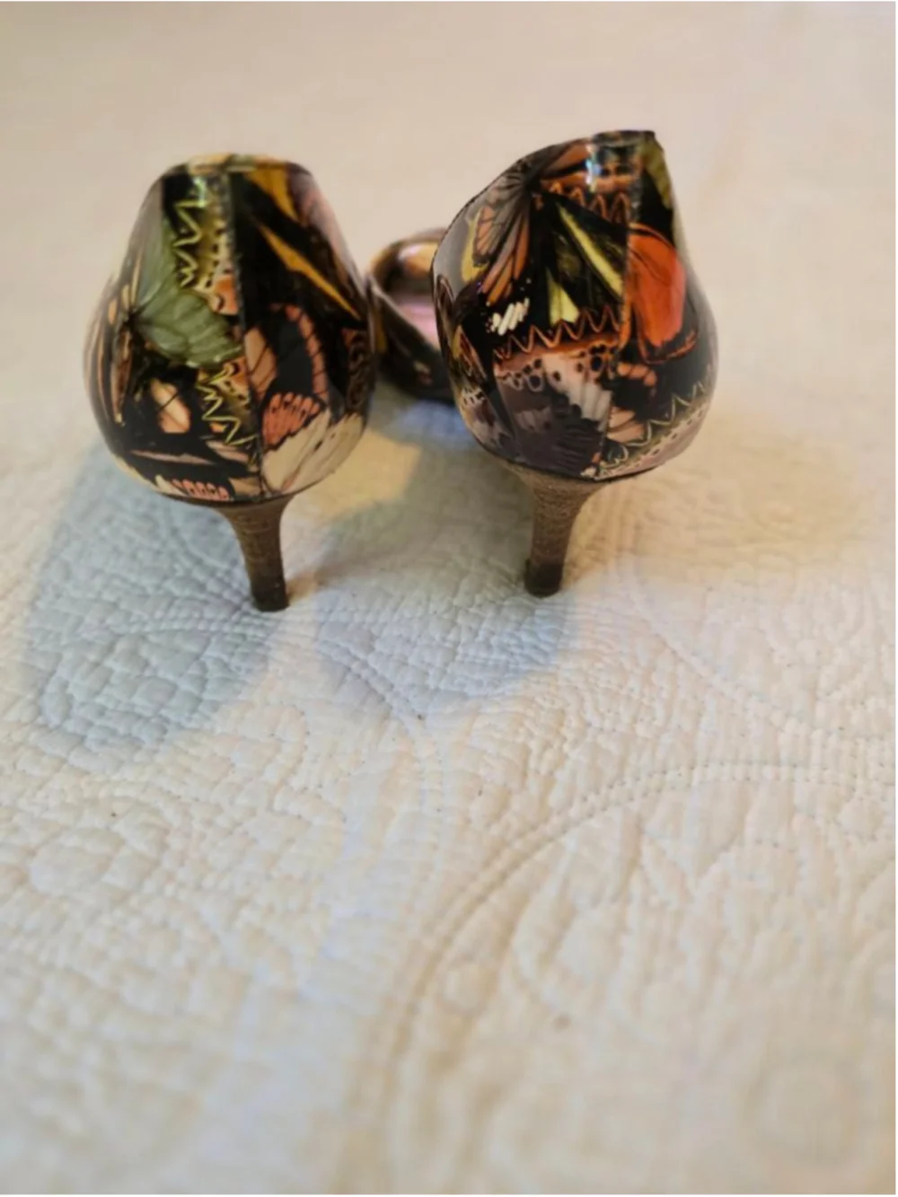 Rare Unique Tahari Butterfly Print Peep Toe Heels Size 7 Black Orange Retro MCM
